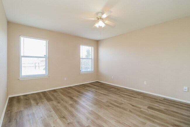 Building Photo - 6101 Summerfield Dr