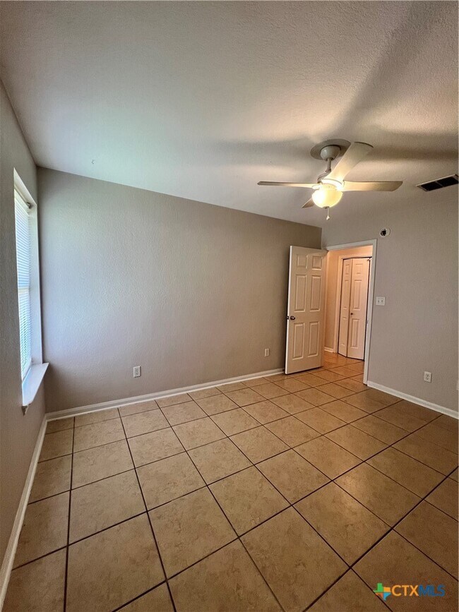 Building Photo - 607 Olaf Dr