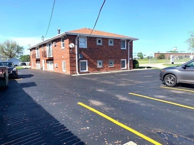 Building Photo - 7300 S 78th Ave