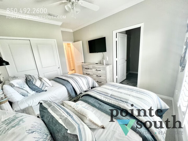 Building Photo - 6598 Carlinga Dr