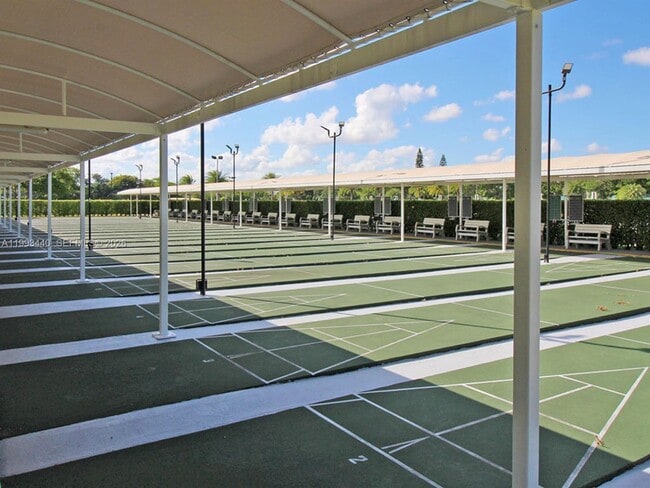 Building Photo - 306 Newport T