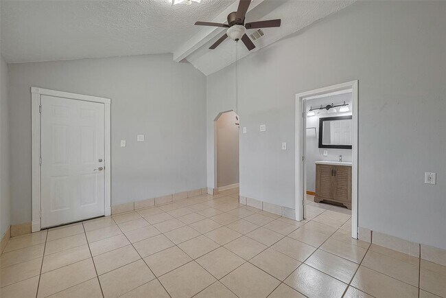 Building Photo - 22114 Calderbrook Dr