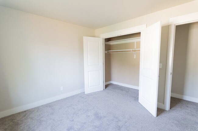 Building Photo - 2233 Buckrake Ave