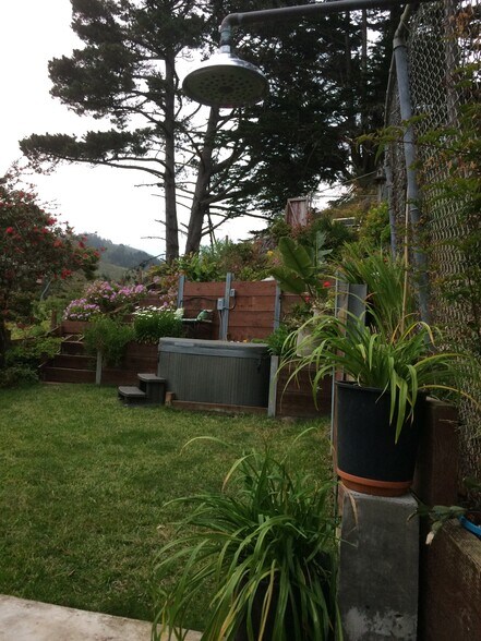 Building Photo - 233 Reichling Ave