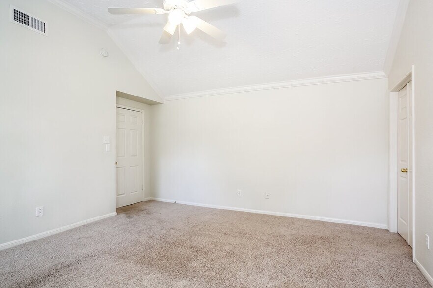 Building Photo - 5502 Village Springs Dr