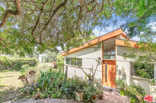 Primary Photo - 2021 Park Dr