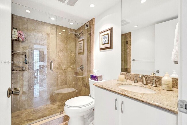 Building Photo - 1901 Brickell Ave