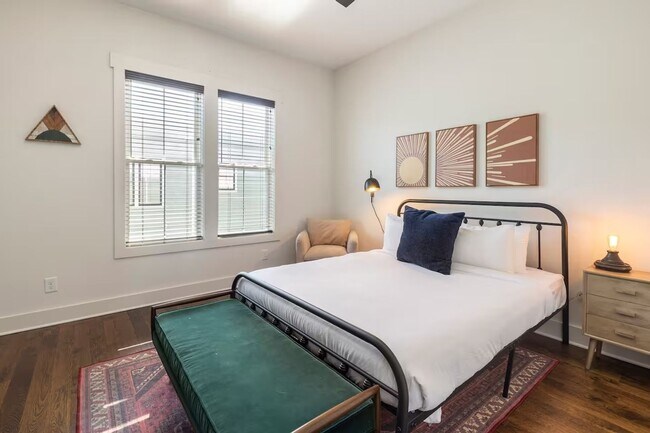 Building Photo - Spacious 3BR Condo in Nashville