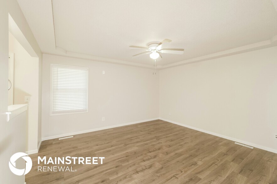 Building Photo - 109 NW Chestnut St