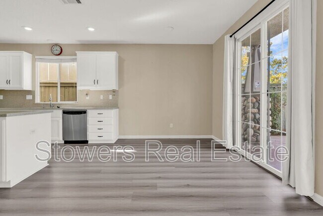 Building Photo - 1162 Waverly Cir