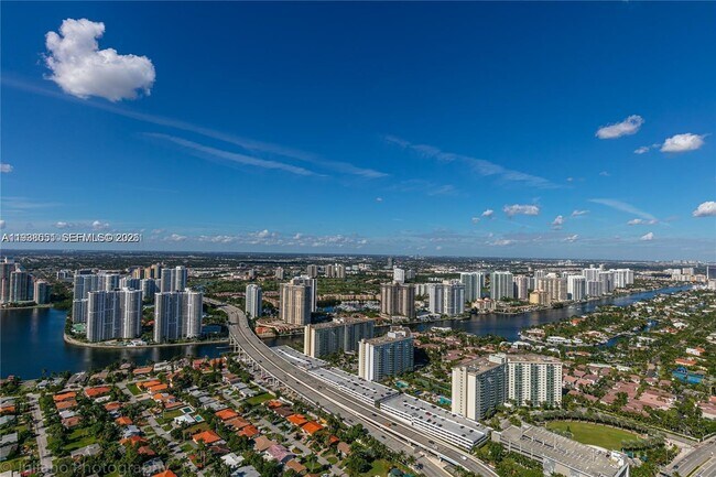 Building Photo - 18975 Collins Ave