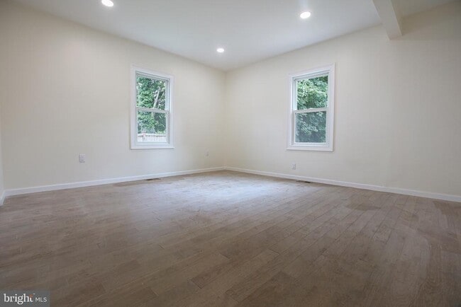 Building Photo - 119 Linden Ln