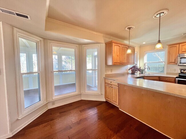 Building Photo - Charming Newly Remodeled 3BD, 2.5BA Raleigh Home with a Bonus Sunroom
