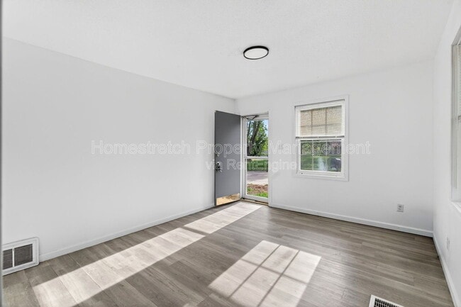 Building Photo - 3966 Kleinschmidt Rd