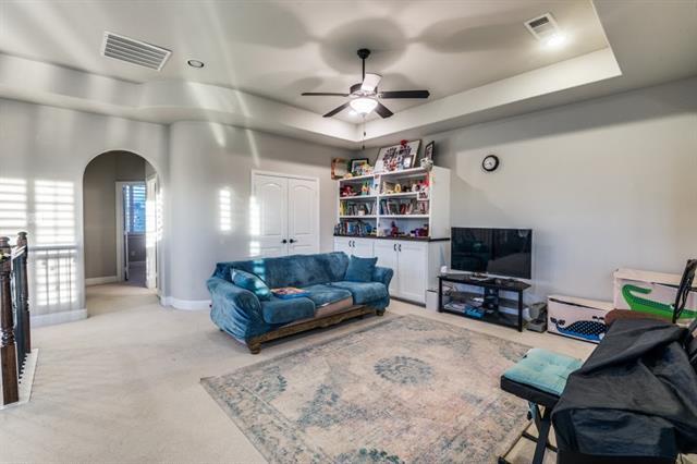 Building Photo - 630 Bridge St