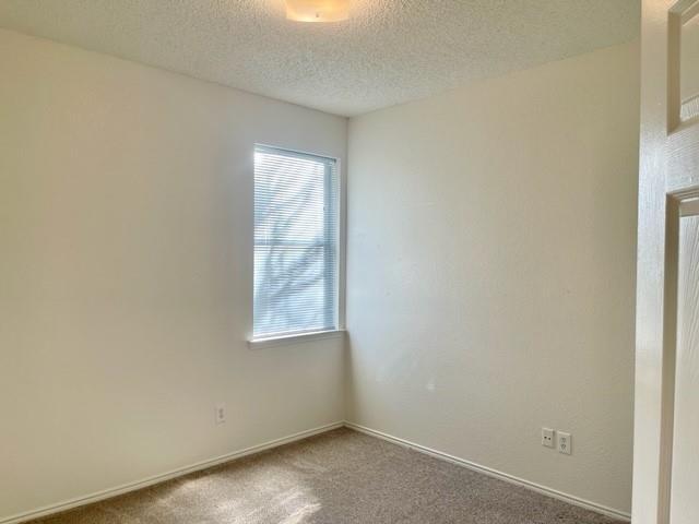 Building Photo - 7216 Park Creek Cir W