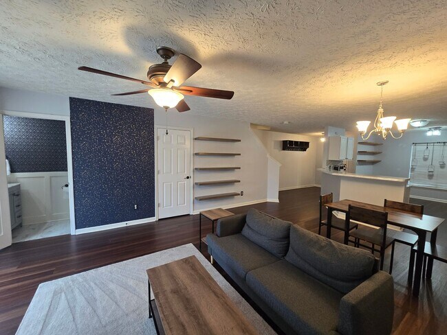 Building Photo - Super Adorable End-Unit Townhome in RTP with Designer Flair!