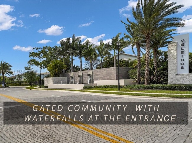 Building Photo - 4317 Lago Dr