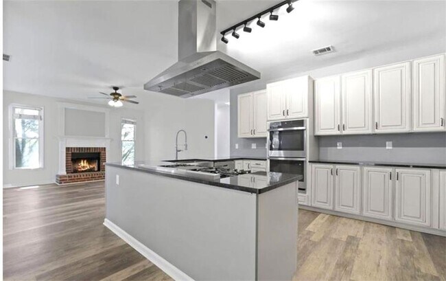Building Photo - 3520 Mystic Dr