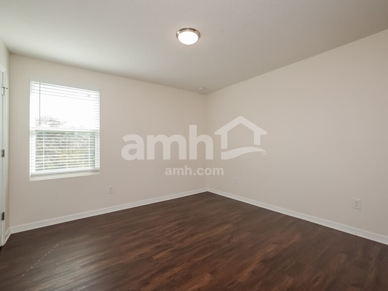 Building Photo - 35900 Jenny Lynne Cir