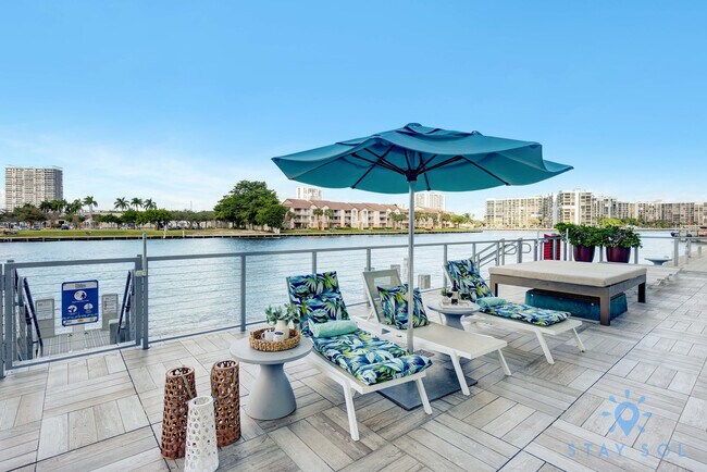 Building Photo - 4010 S Ocean Dr
