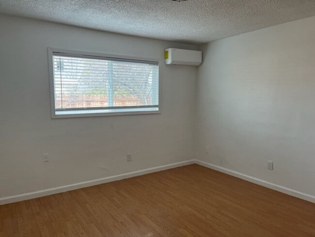 Building Photo - Downtown Tehachapi!!