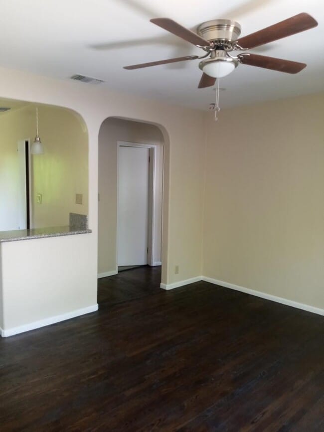 Building Photo - 822 E Sacramento St