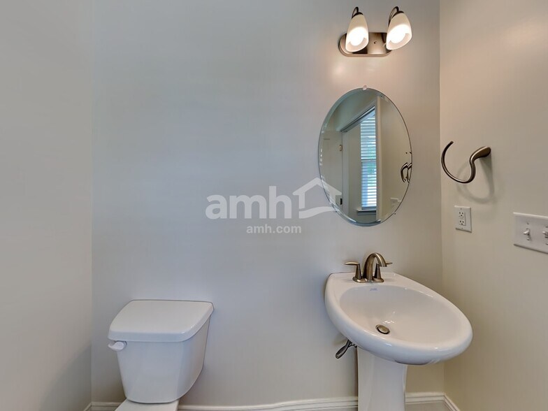 Building Photo - 353 Macroom Ct