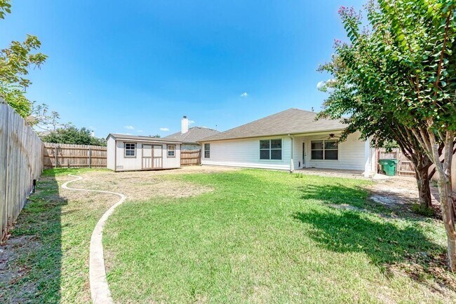 Building Photo - 18420 Dry Brook Loop