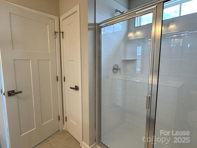 Building Photo - 437 Serenity Cir