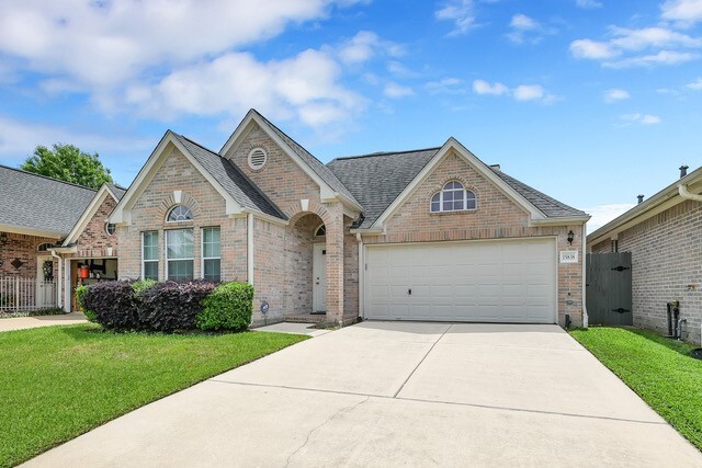 Building Photo - 15838 Pleasant Green Cir