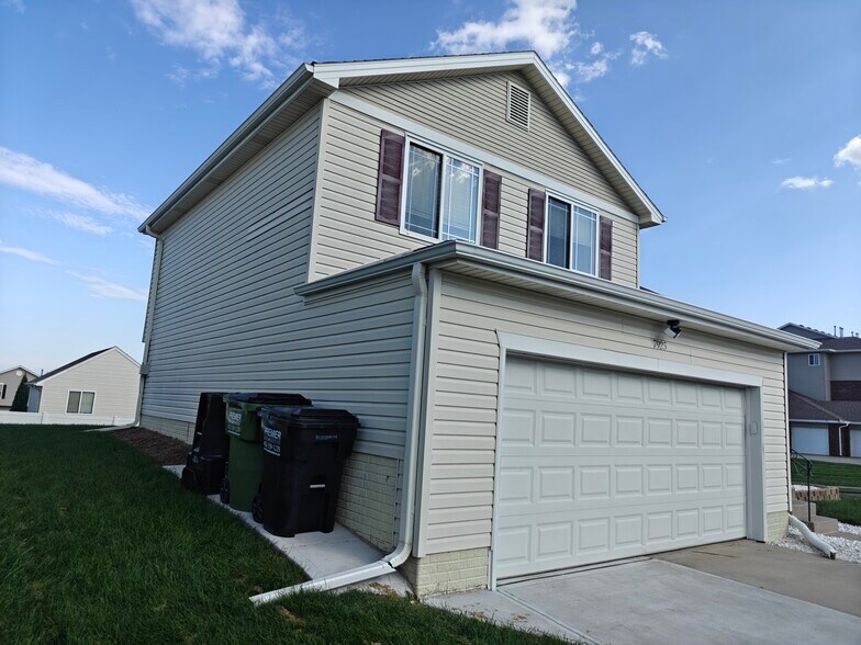 Building Photo - 7925 S 157th St