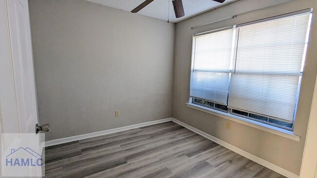 Building Photo - 122 Crosby Dr