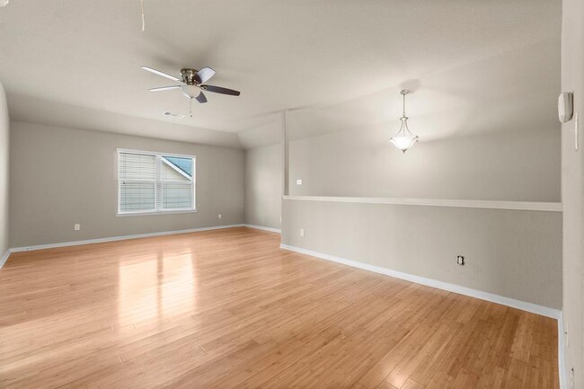 Building Photo - 2827 Lockeridge Oaks Dr