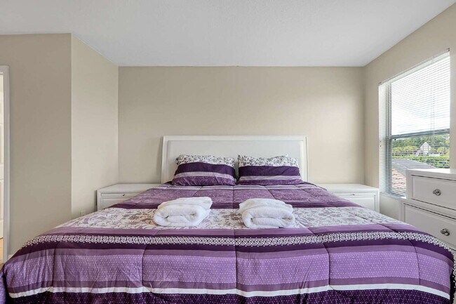 Building Photo - "Furnished 4-Bedroom Pool Home – Comfort and Style in Davenport"