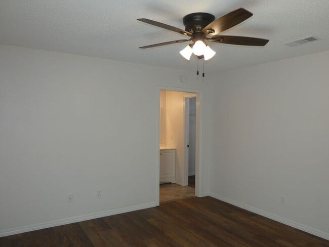 Building Photo - 5301 Jeremy Dr