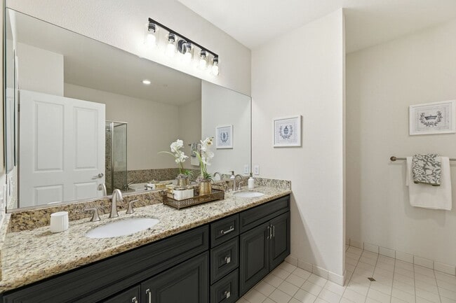 Building Photo - Modern 2 bedroom, 2 bathroom condo at the Villa Fontana Community in West San Jose