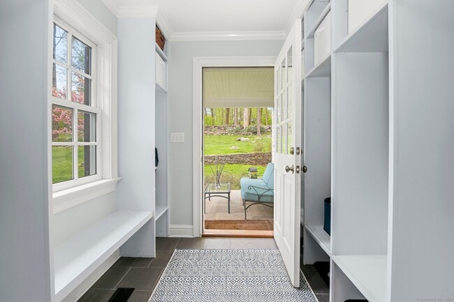 Building Photo - 61 Bittersweet Ln