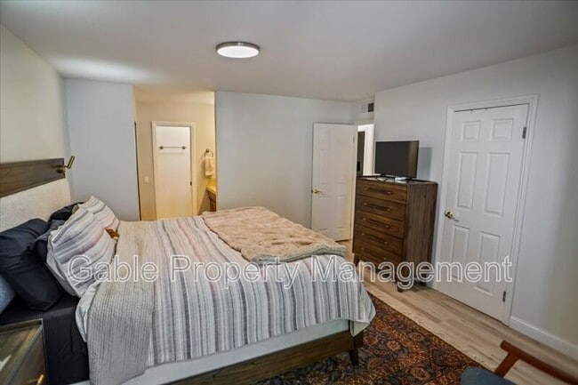 Building Photo - 15732 Rosehaven Ln