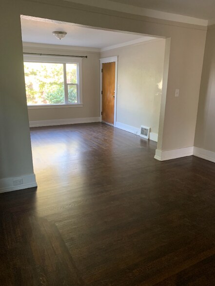 Building Photo - 210 San Antonio Ave