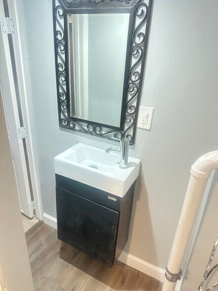 Building Photo - 2206 Penrose Ave