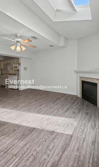 Building Photo - 8114 N Lawn Ave