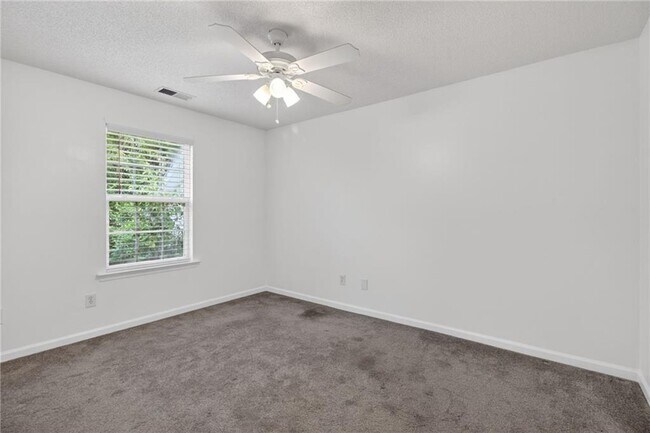 Building Photo - 275 Cottonwood Creek Cir