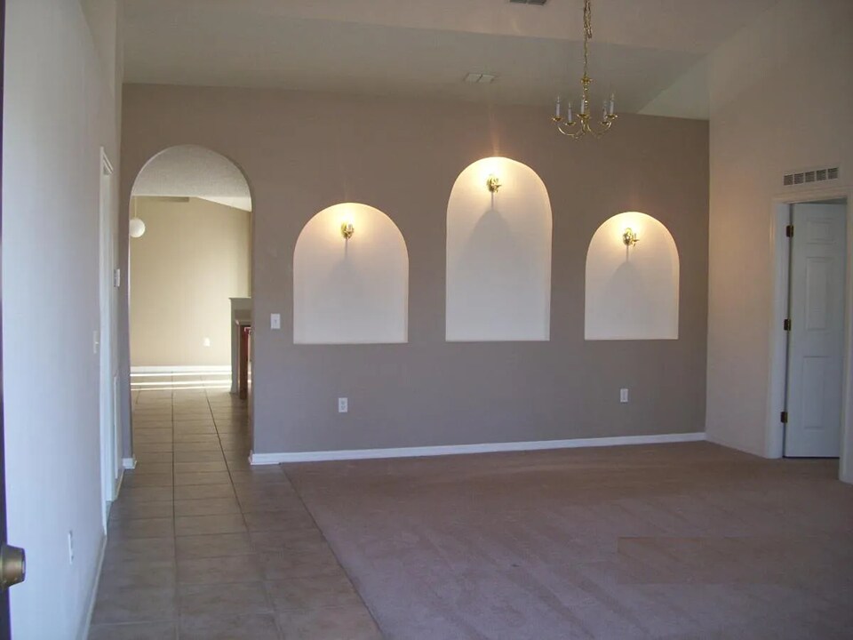 Building Photo - 1628 Myrtle Lake Ave