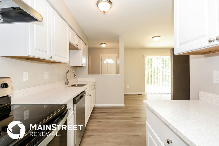 Building Photo - 5552 Ehrling Rd