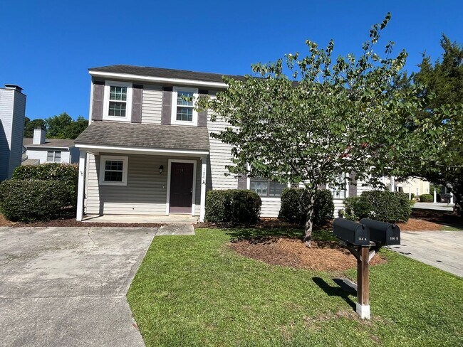 Building Photo - 154 Lullwater Dr