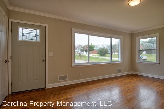 Building Photo - 3 br, 1.5 bath House - 2535 Hickory Grove Rd