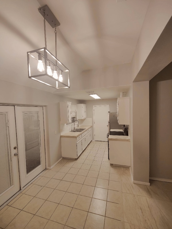 Building Photo - 2803 Pompeii St