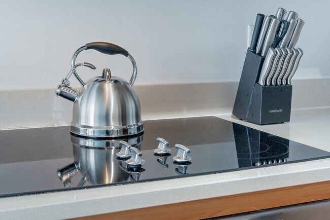 Building Photo - 3250 NE 1st Ave