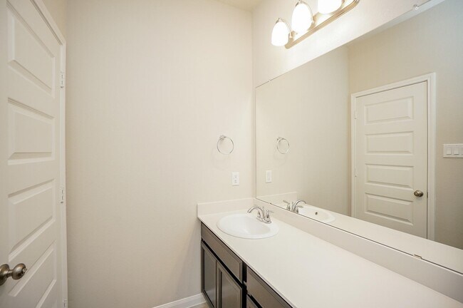 Building Photo - 1234 Oak Barrel Run